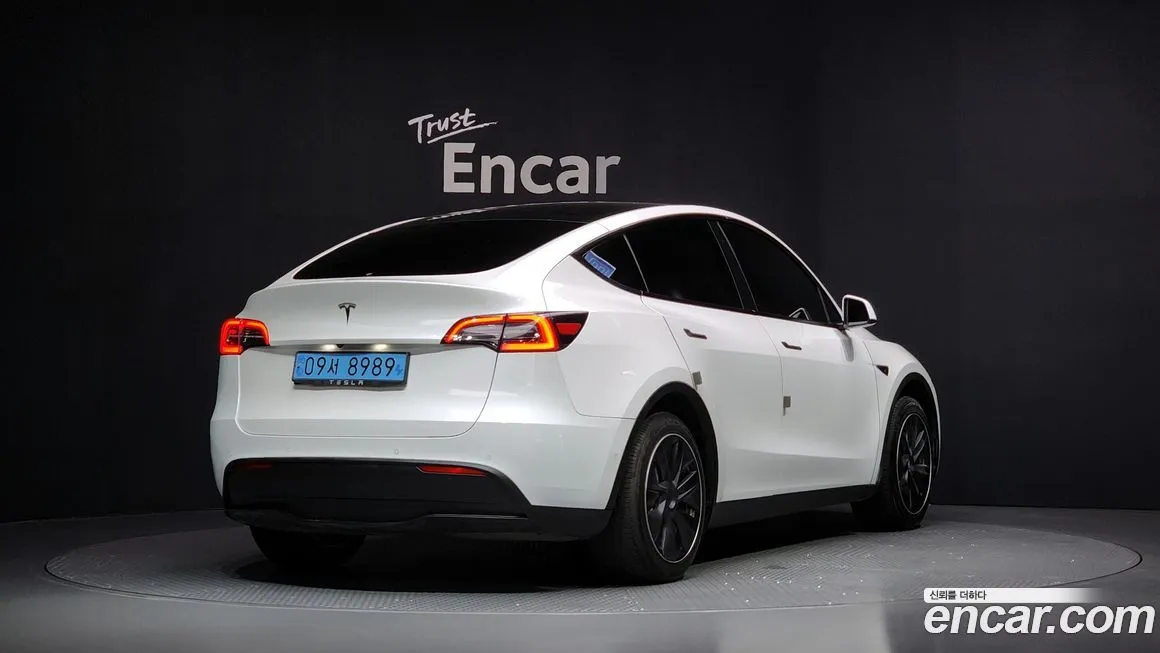 Tesla Model Y — фото 2
