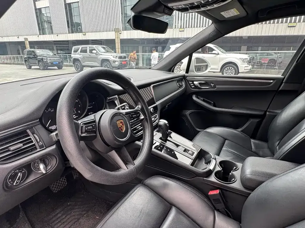 Porsche Macan — фото 10