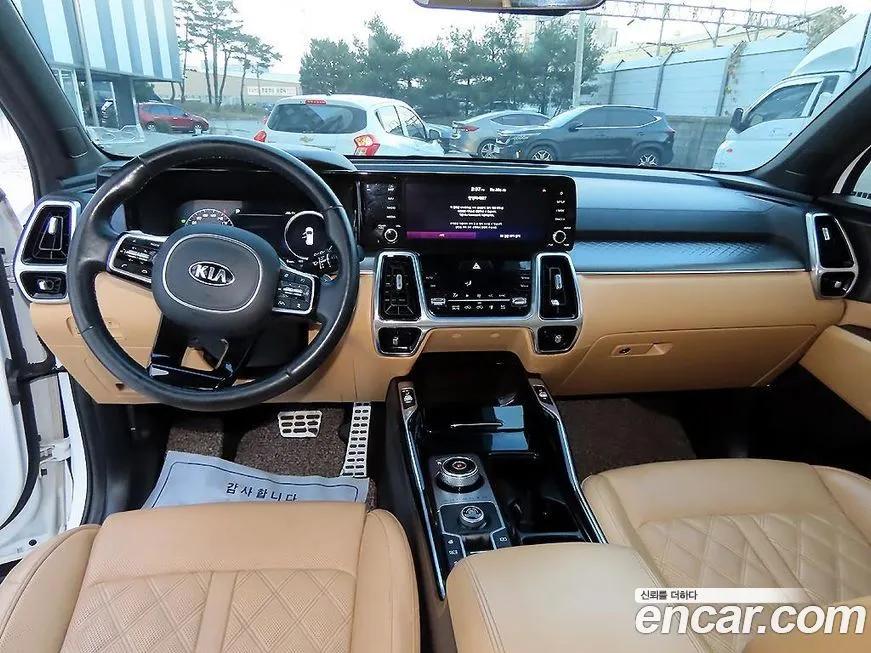 Kia Sorento — фото 7