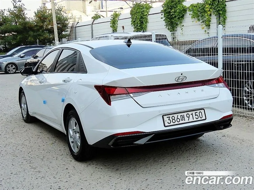 Hyundai AVANTE — фото 3