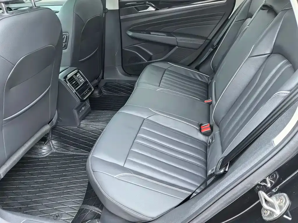 Volkswagen Passat — фото 5