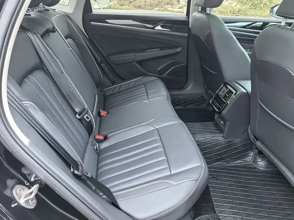 Volkswagen Passat — фото 7
