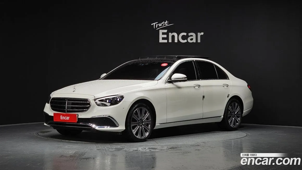Mercedes-Benz E-Class — фото 1