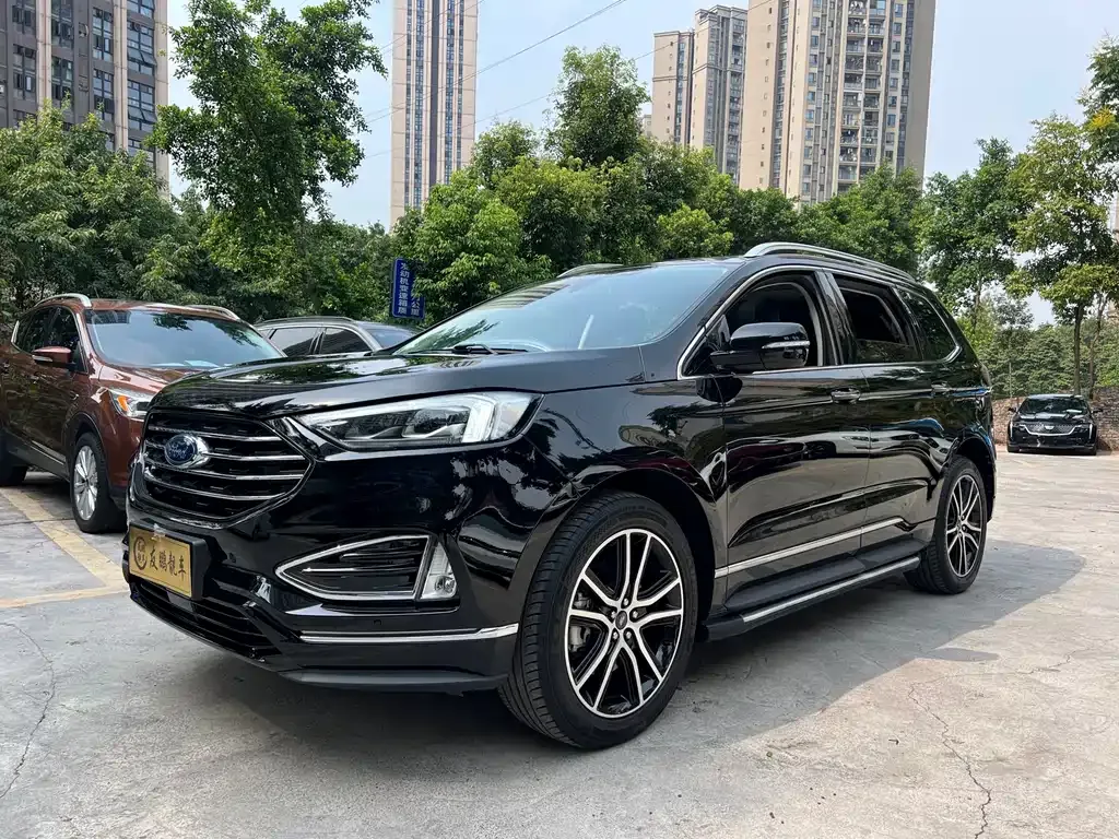 Ford Edge — фото 1