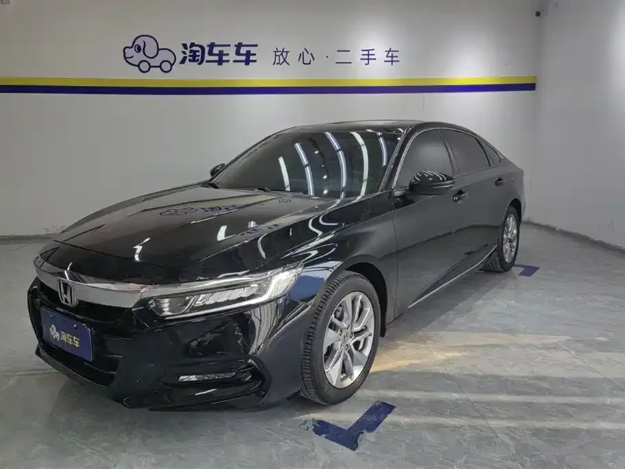 Honda Accord — фото 1