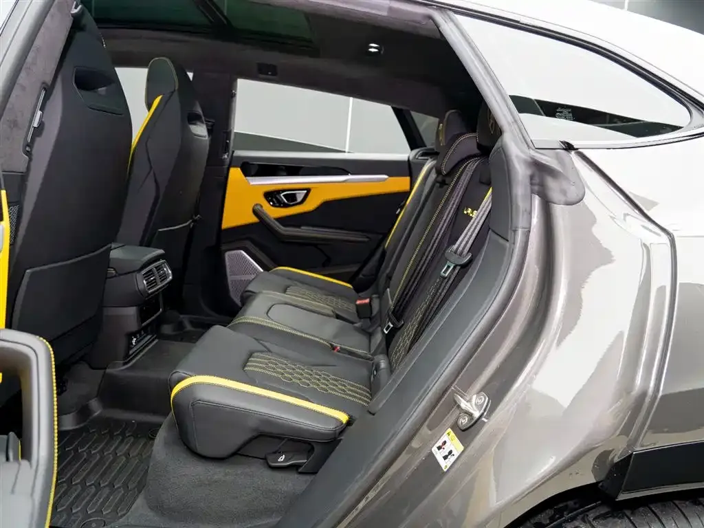 Lamborghini Urus — фото 10