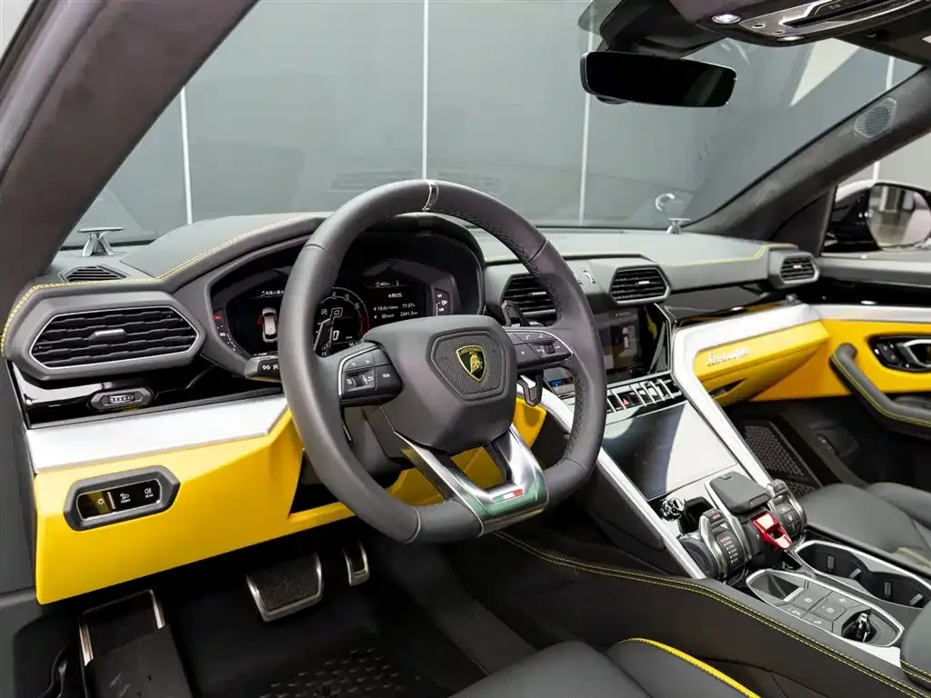 Lamborghini Urus — фото 9