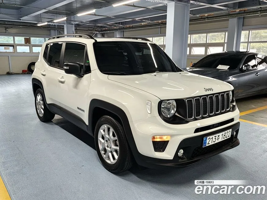Jeep Renegade — фото 3