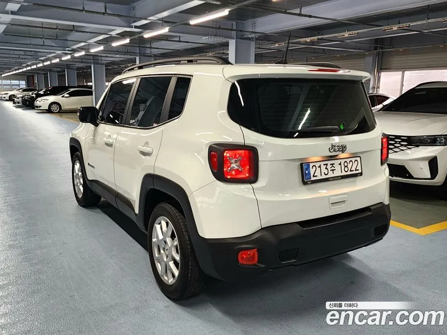 Jeep Renegade — фото 4
