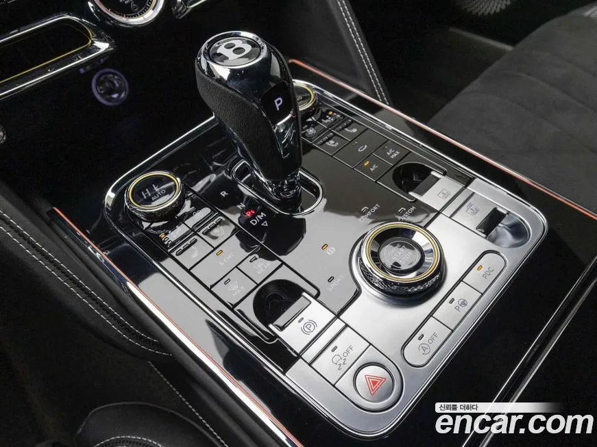 Bentley Flying Spur — фото 9