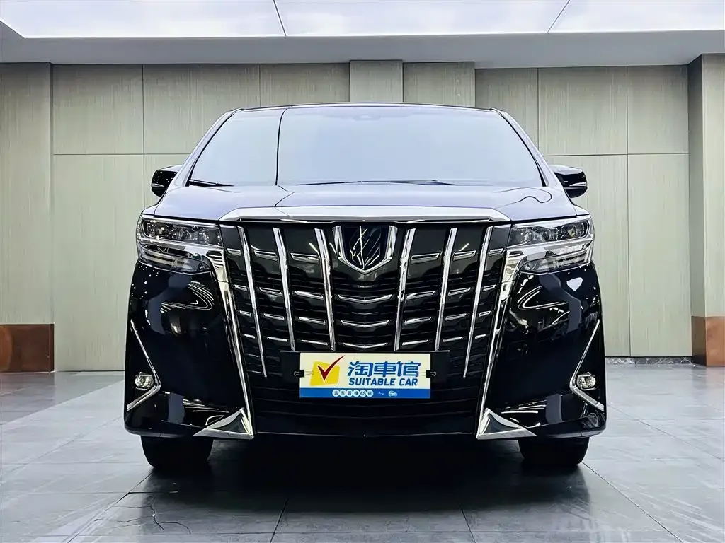 Toyota Alphard — фото 2