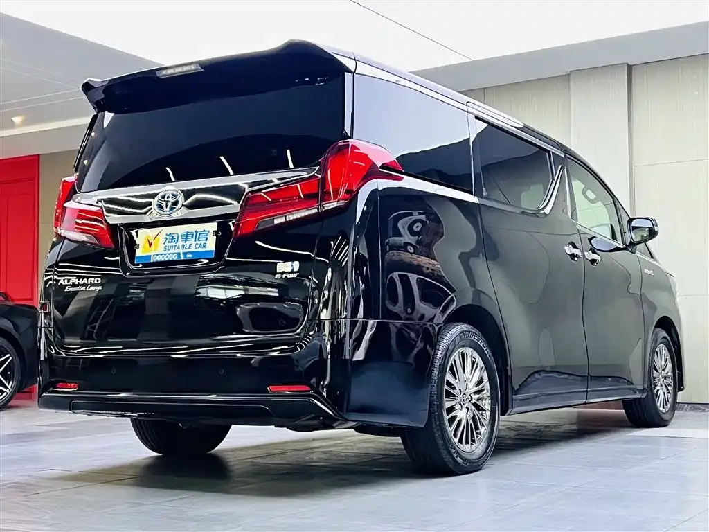Toyota Alphard — фото 4
