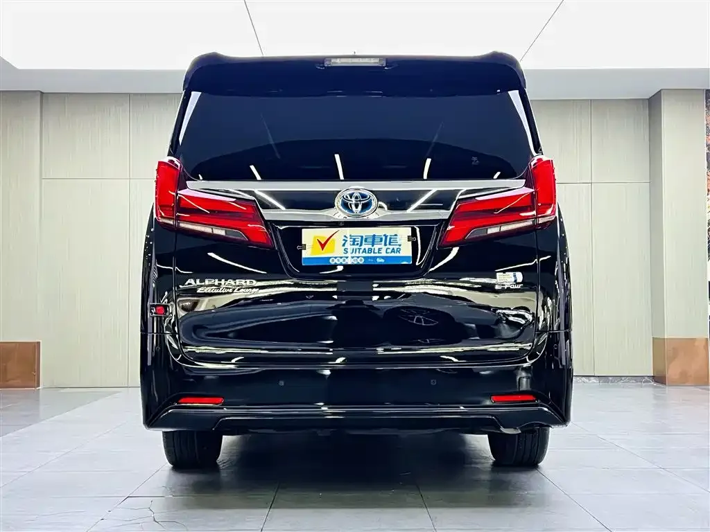 Toyota Alphard — фото 5