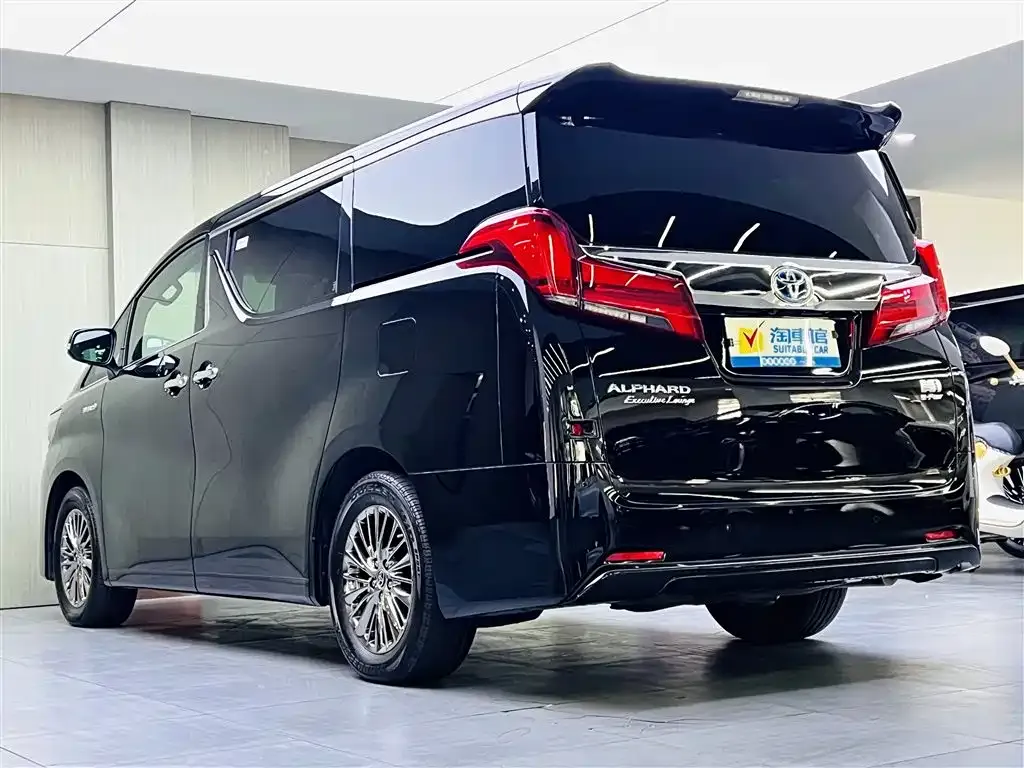 Toyota Alphard — фото 6