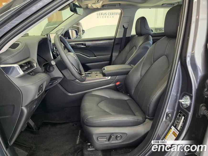 Toyota Highlander — фото 10