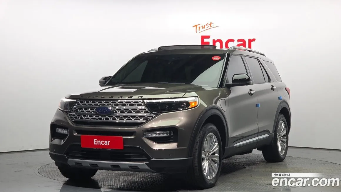 Ford Explorer — фото 1