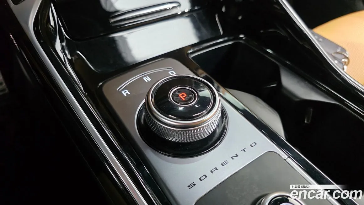 Kia Sorento — фото 9