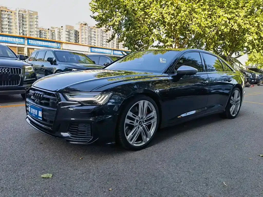 Audi S6 — фото 1