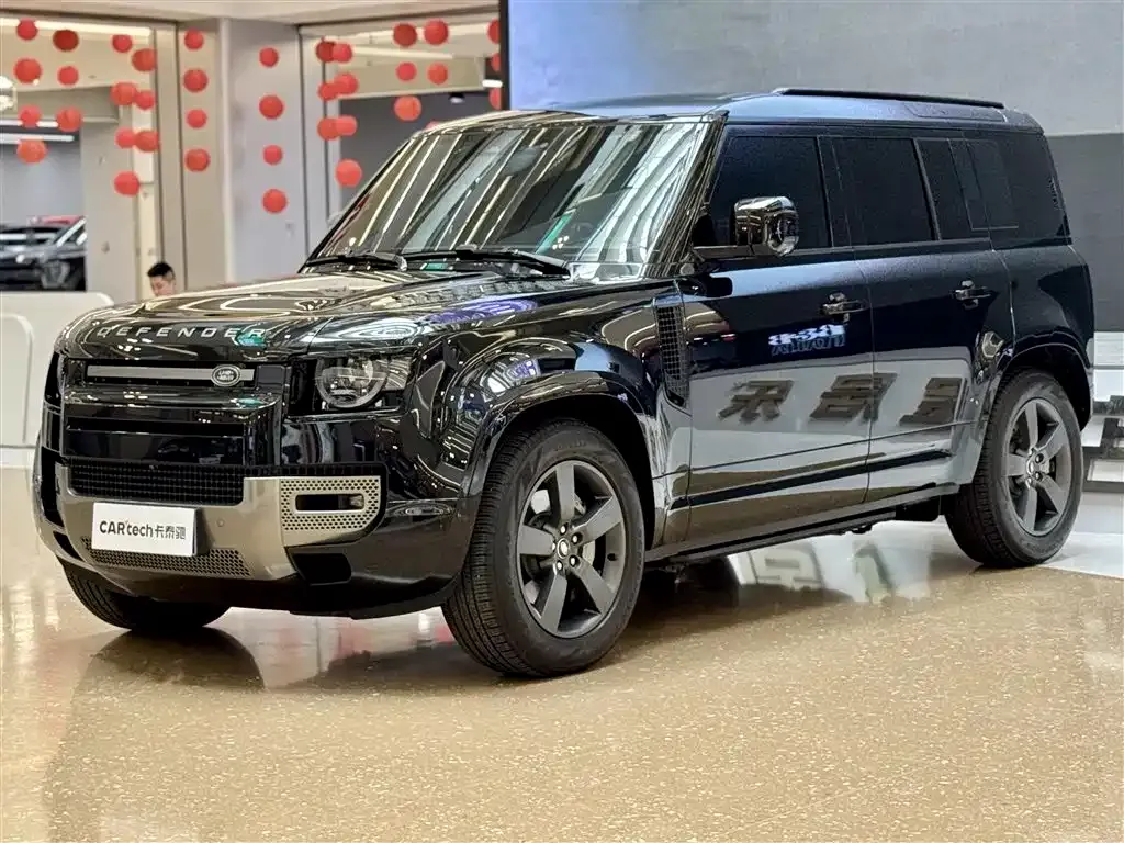 Land Rover Defender — фото 1