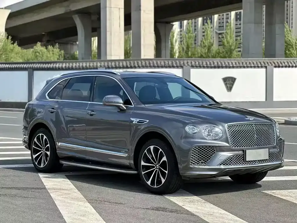 Bentley Bentayga — фото 1