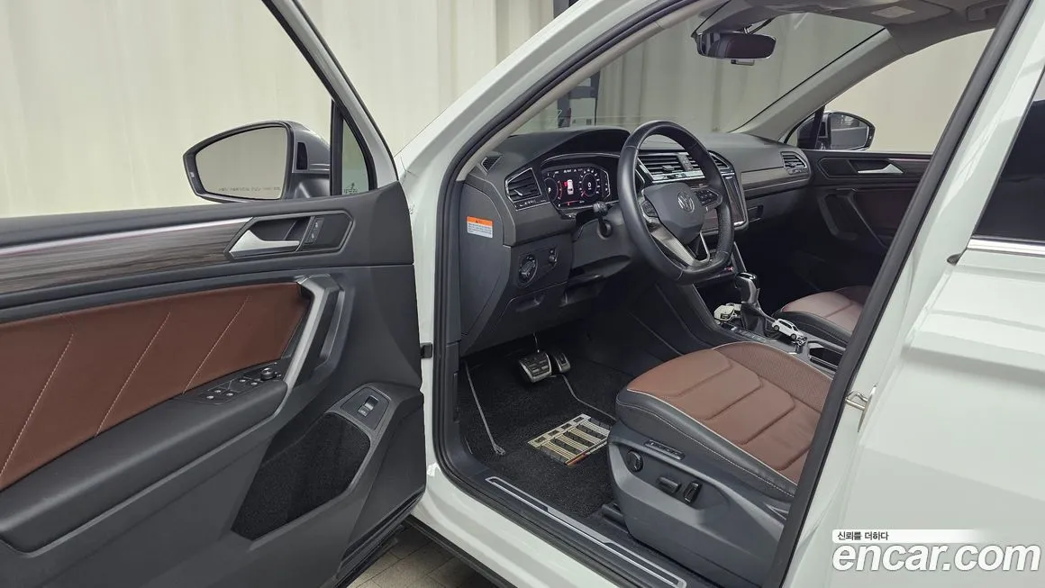 Volkswagen Tiguan — фото 10