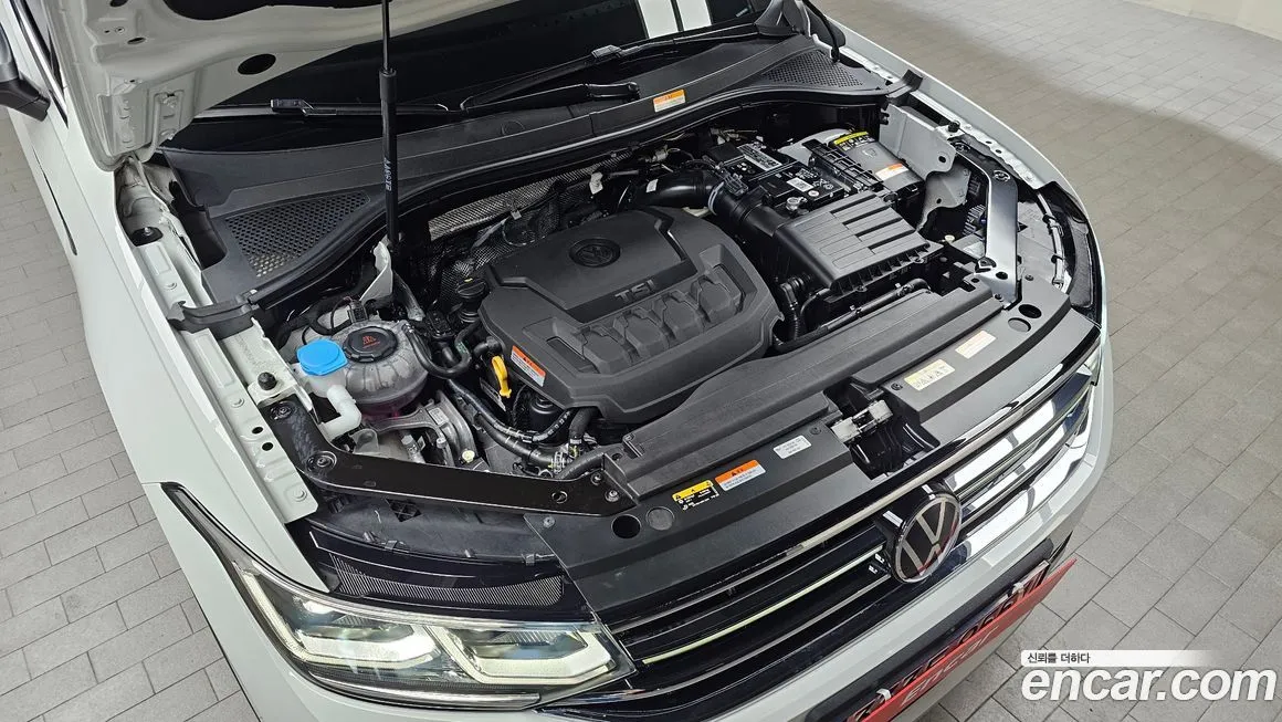Volkswagen Tiguan — фото 6