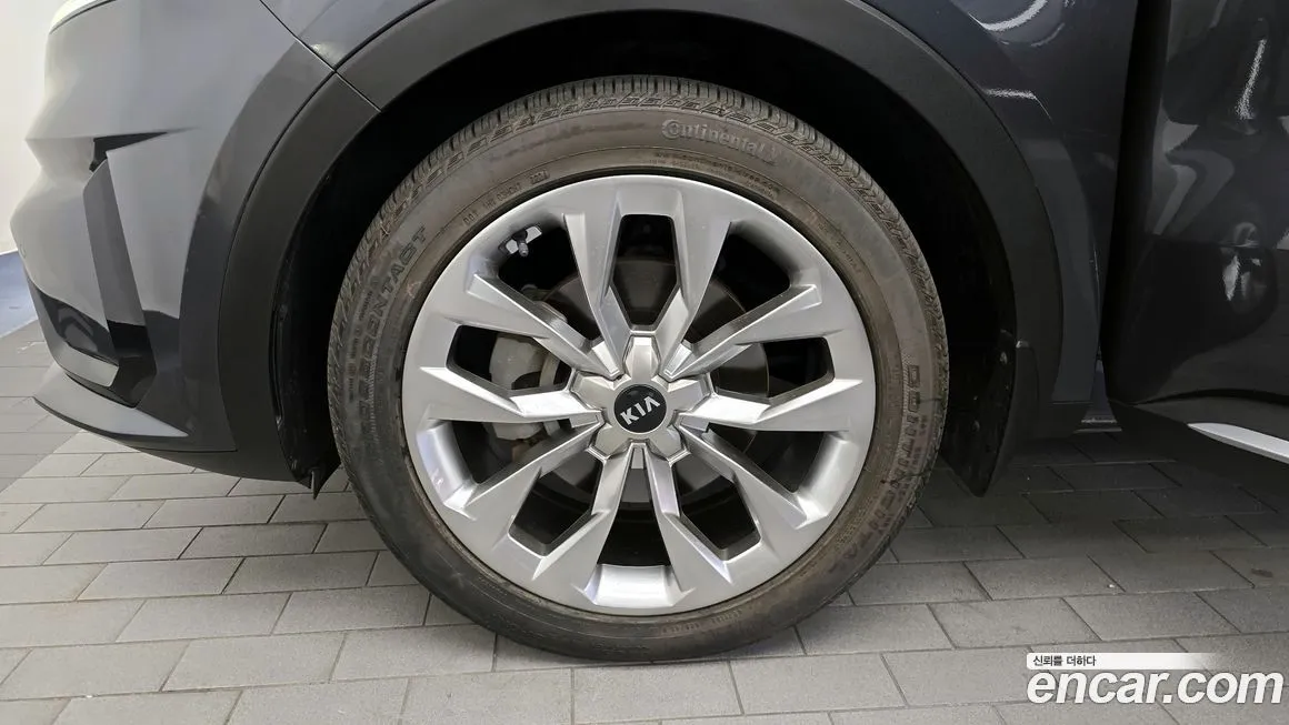 Kia Sorento — фото 5