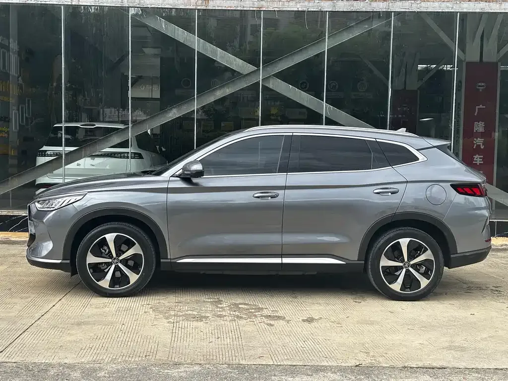 BYD PLUS New Energy — фото 4