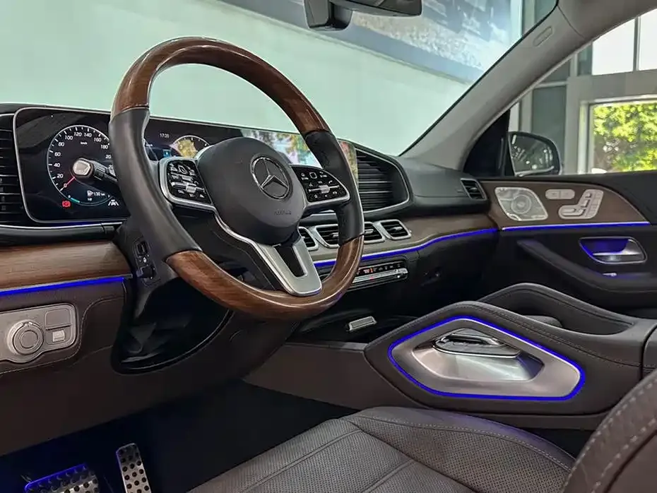 Mercedes-Benz GLS — фото 7