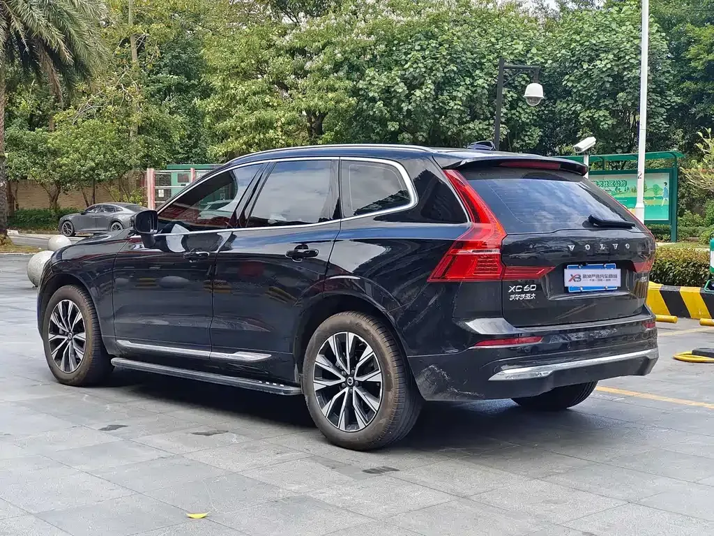Volvo XC60 — фото 4