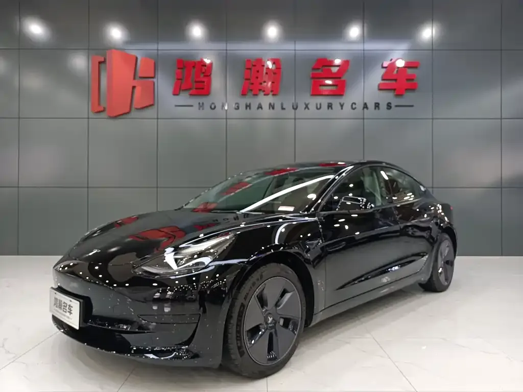 Tesla Model 3 — фото 1