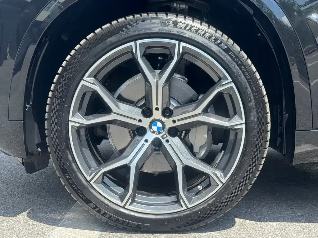 BMW X5 — фото 7