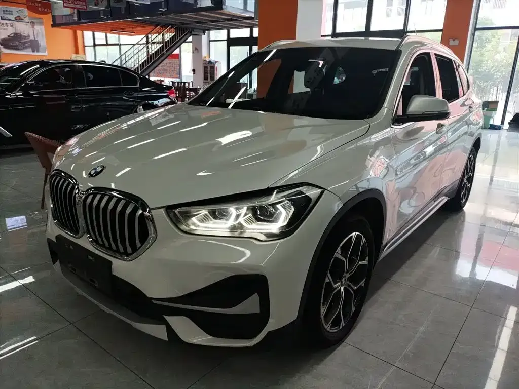 BMW X1 — фото 1