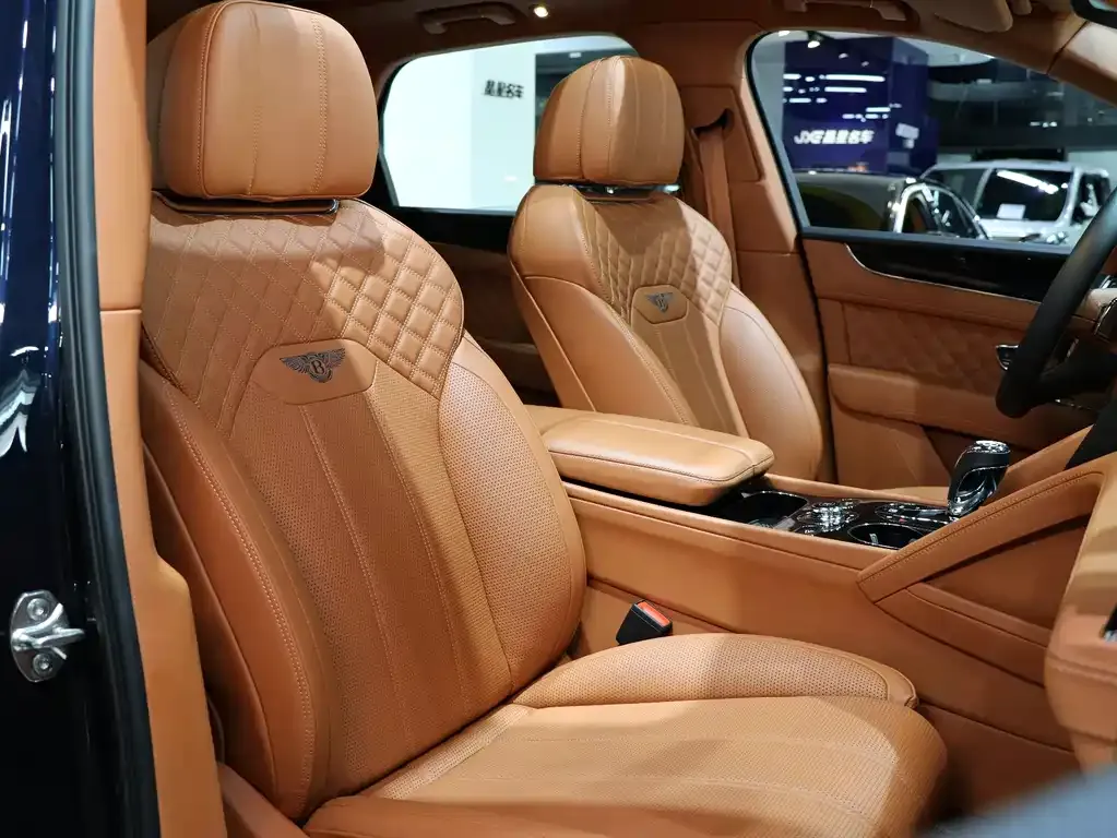 Bentley Bentayga — фото 10