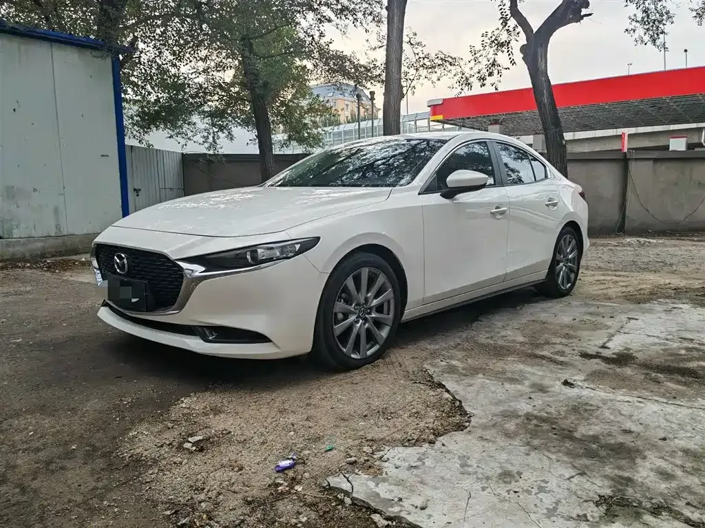Mazda 3 Axela — фото 1