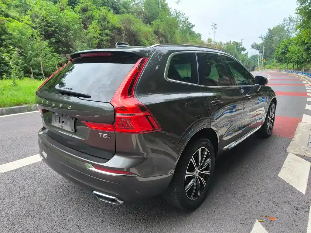 Volvo XC60 — фото 9