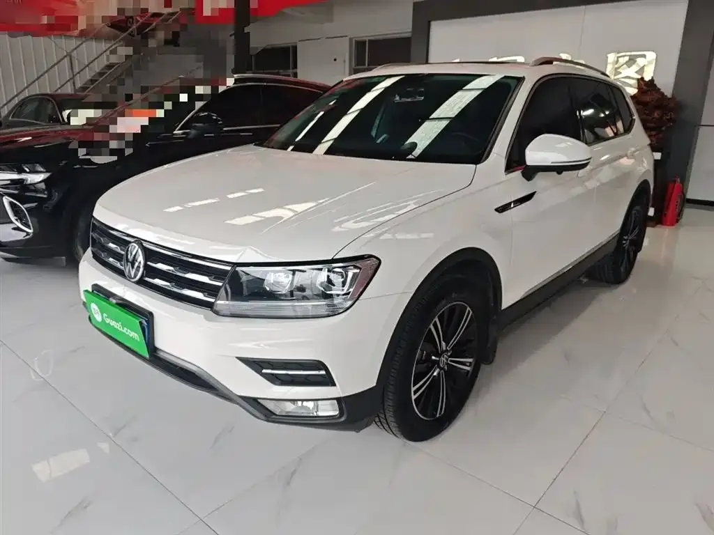 Volkswagen Tiguan L — фото 2