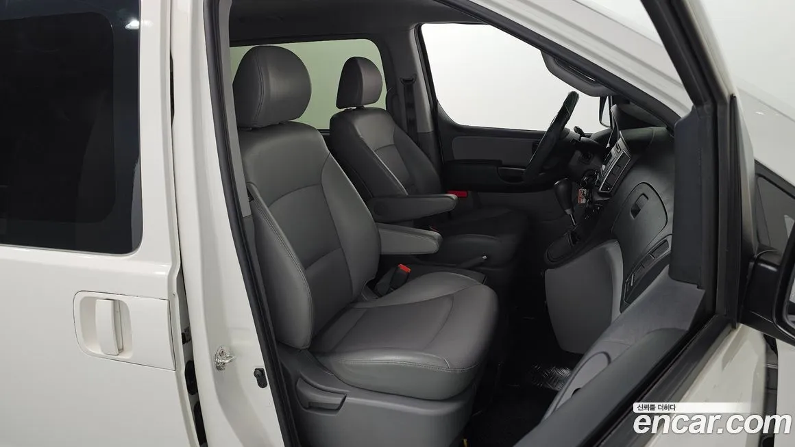 Hyundai Starex — фото 10