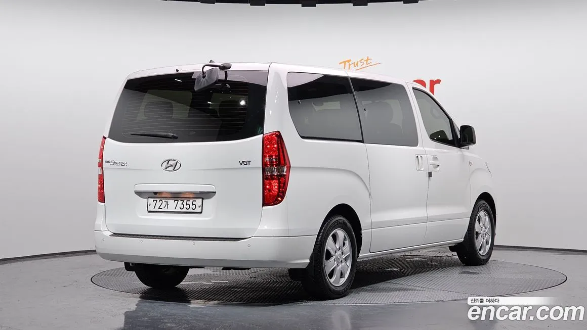 Hyundai Starex — фото 2