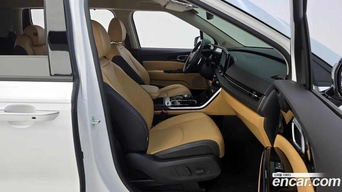 Kia Carnival — фото 10