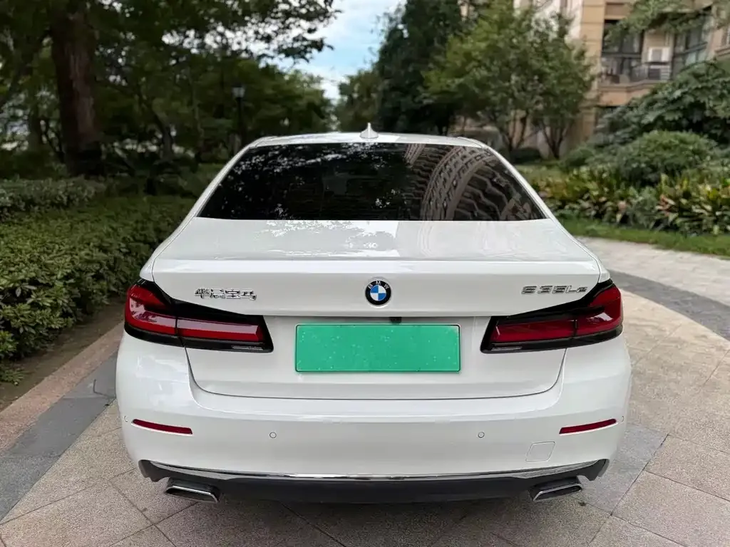 BMW 5 Series New Energy — фото 5