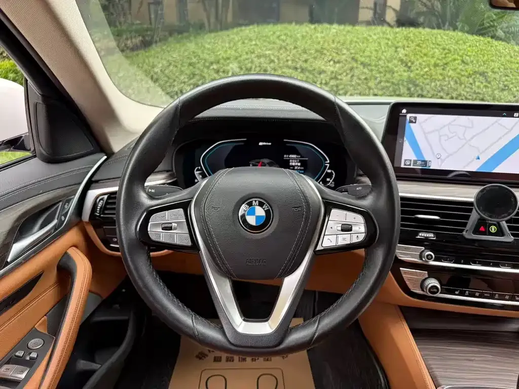 BMW 5 Series New Energy — фото 8