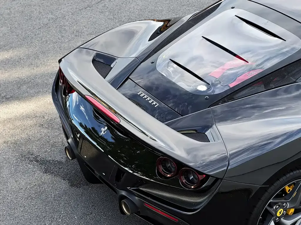 Ferrari F8 — фото 10