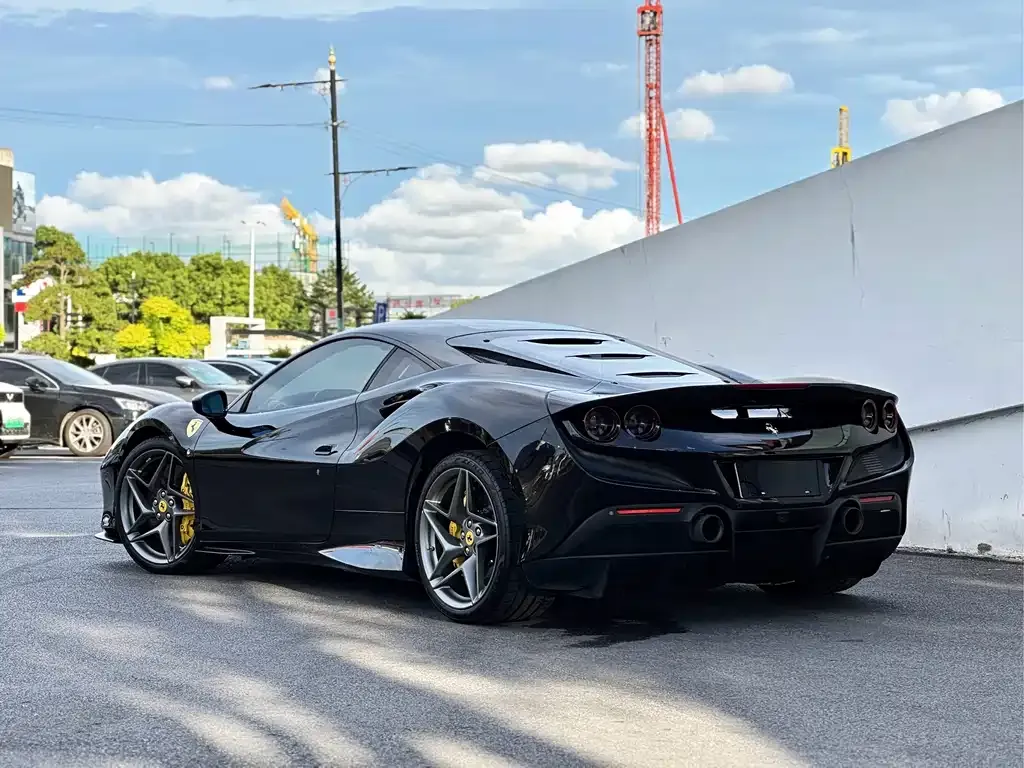 Ferrari F8 — фото 2
