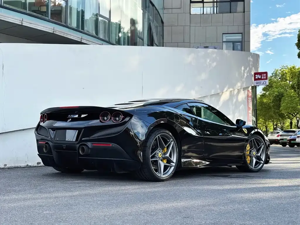 Ferrari F8 — фото 8