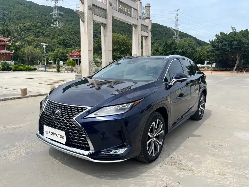 Lexus RX — фото 1