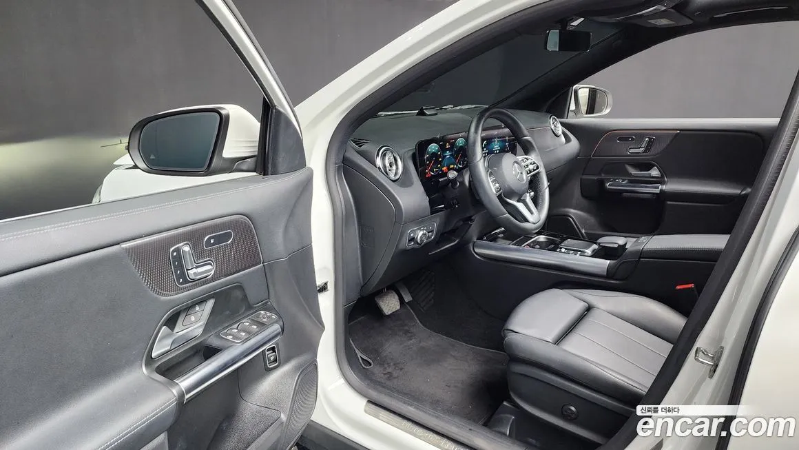 Mercedes-Benz GLA-Class — фото 10