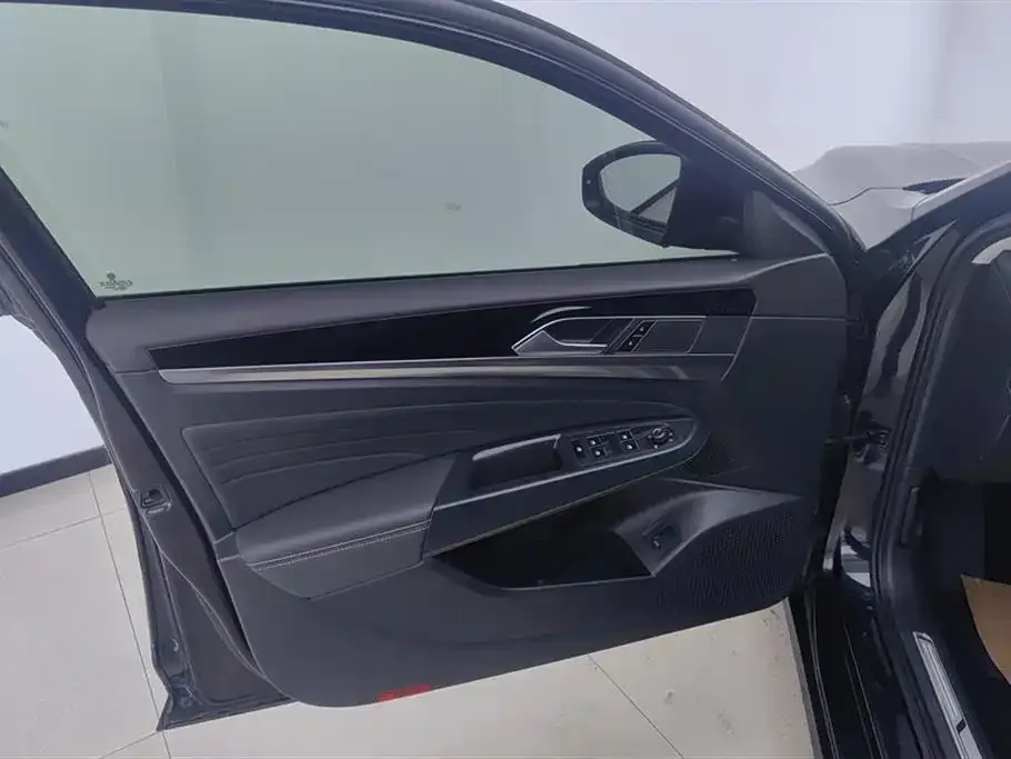 Volkswagen Passat — фото 7