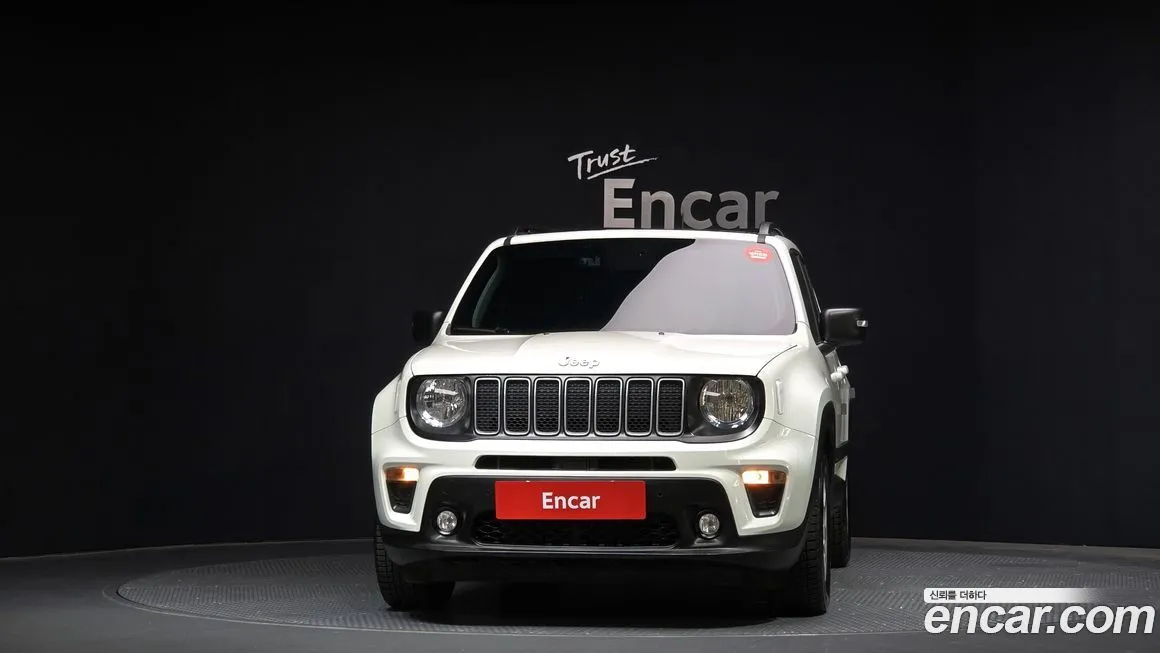 Jeep Renegade — фото 3