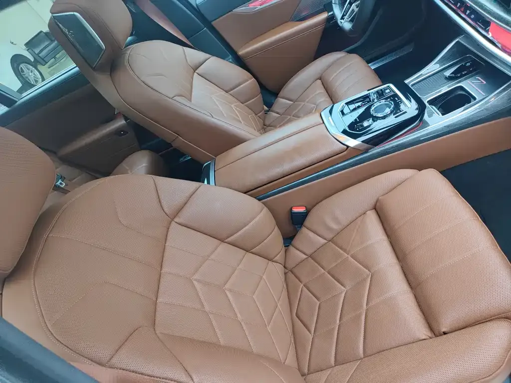 BMW 7 Series — фото 10
